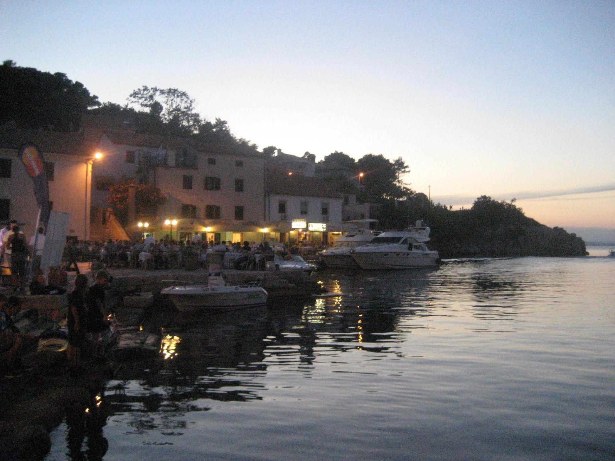 Apartments Veli Lošinj Exterior foto